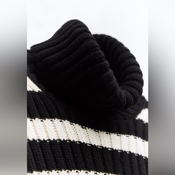 NWOT. Zara Black/White Striped Cropped Turtleneck Sweater. Size XS. - Picture 8 of 11